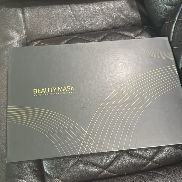 Facial Mask Instrument Near-infrared LED Spectrum Facial Mask Neck Beauty Home - Picture 3 of 3